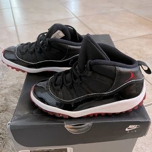 Air Jordan 11 Black/ True Red/ White